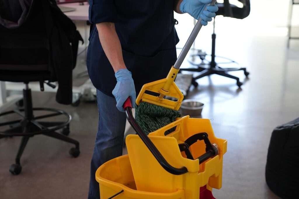 retail cleaning services